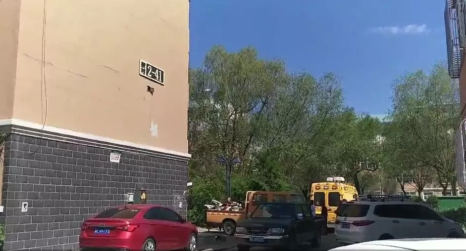 今晨，大慶經(jīng)五街2-41號樓二單元一樓發(fā)生燃氣爆炸！